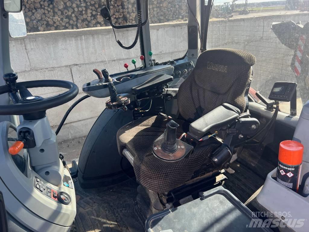 Valtra 234H 목재스키더