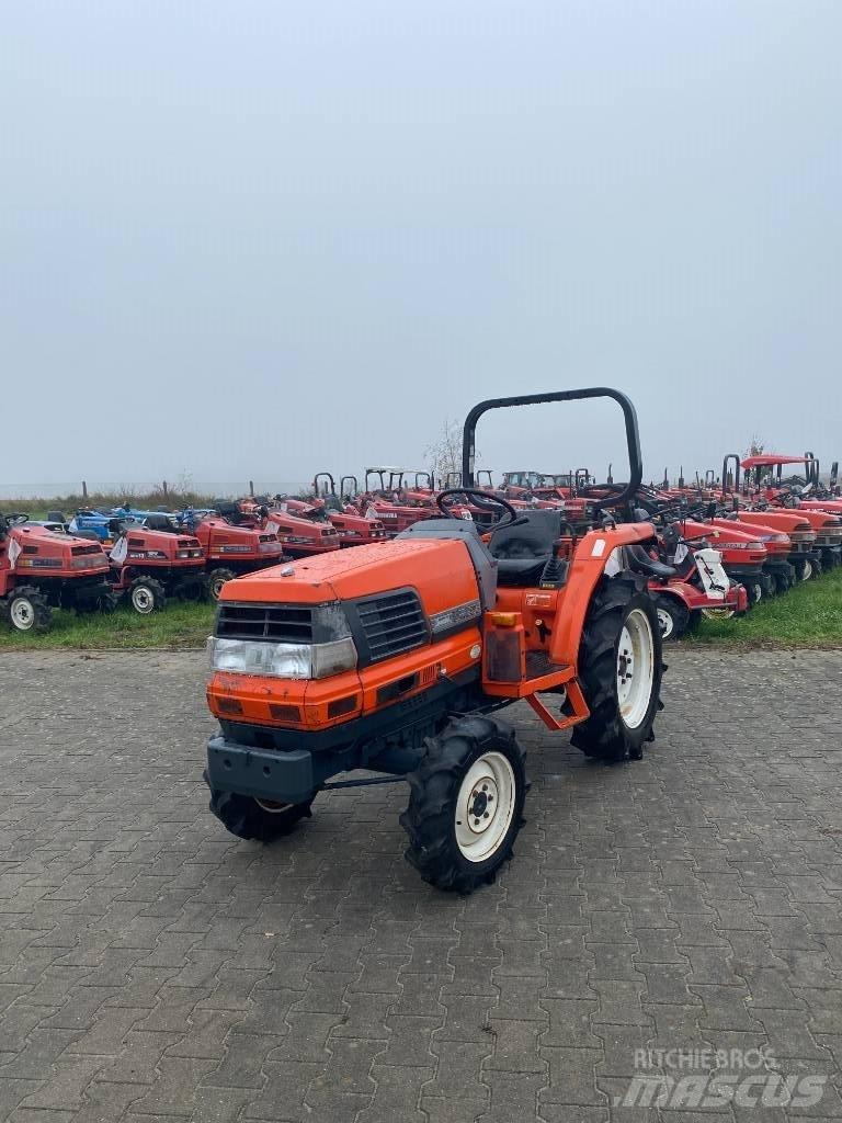 Kubota GL 220 소형 트랙터