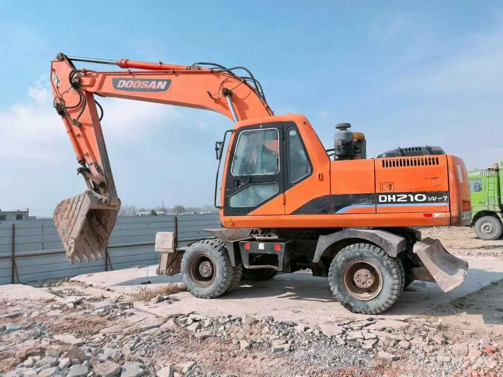 Doosan DH 210 W  휠 굴삭기