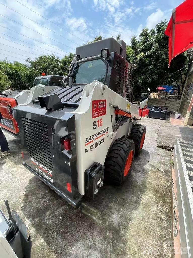 Bobcat S 16  스키드로더