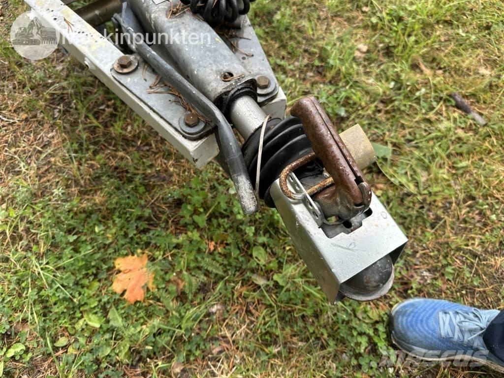 Dino 180 T 트레일러 탑재 고소작업대