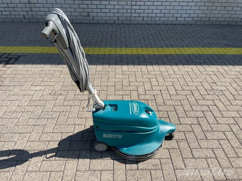 Tennant 2370 도로 청소차