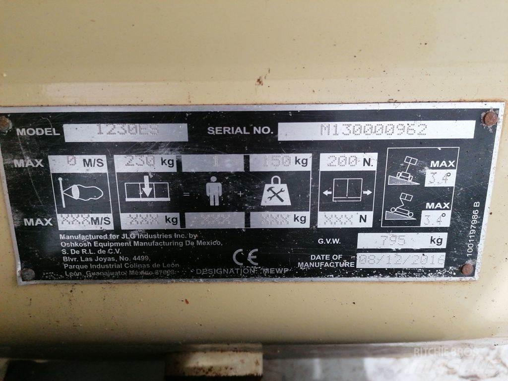 JLG 1230ES 가위형 리프트