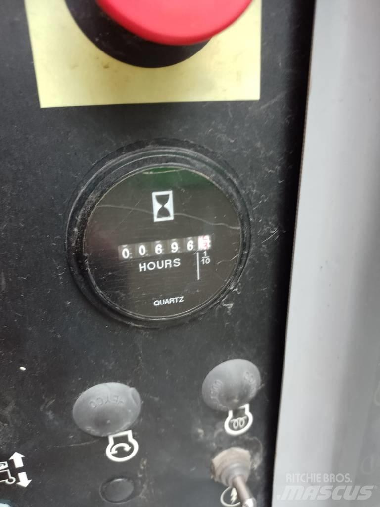 Genie Z 45/25 J 관절형 전동이동 리프트