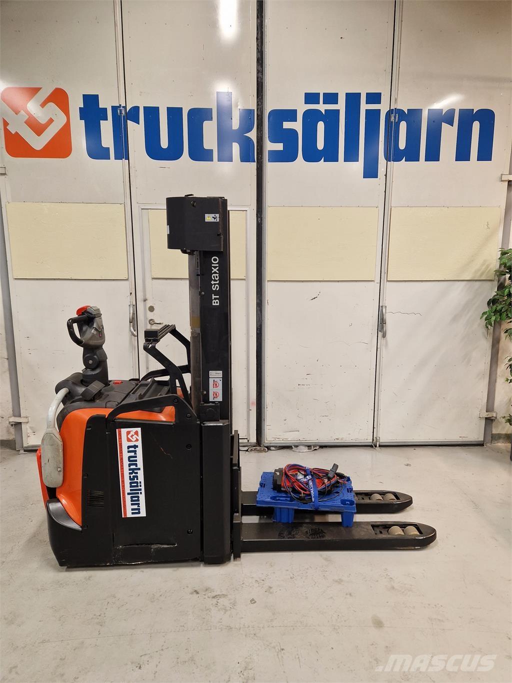 Toyota SPE160L 보행식 리치 지게차