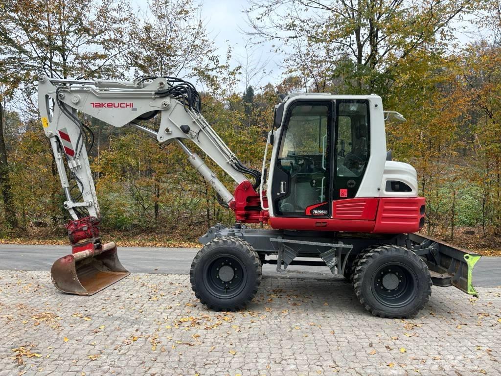 Takeuchi TB 295 W  휠 굴삭기