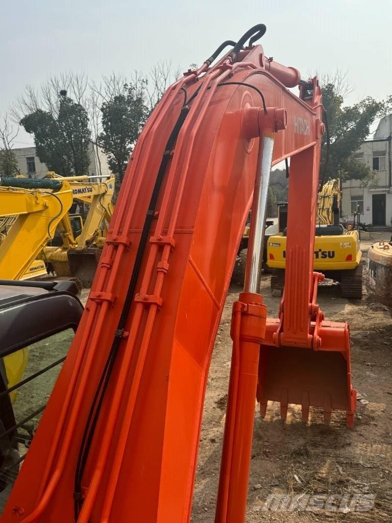 Hitachi ZX 240 대형 굴삭기 29톤 이상