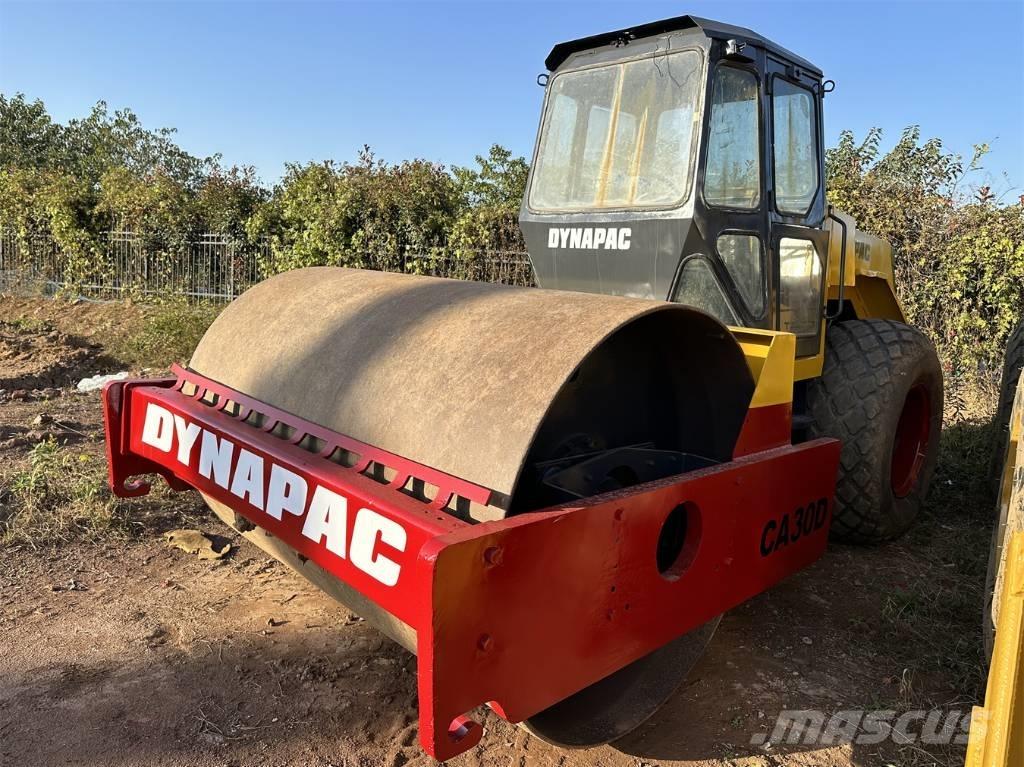 Dynapac CA 30 D 싱글 드럼 롤러