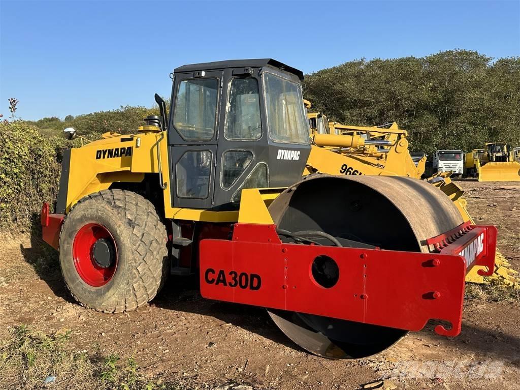 Dynapac CA 30 D 싱글 드럼 롤러
