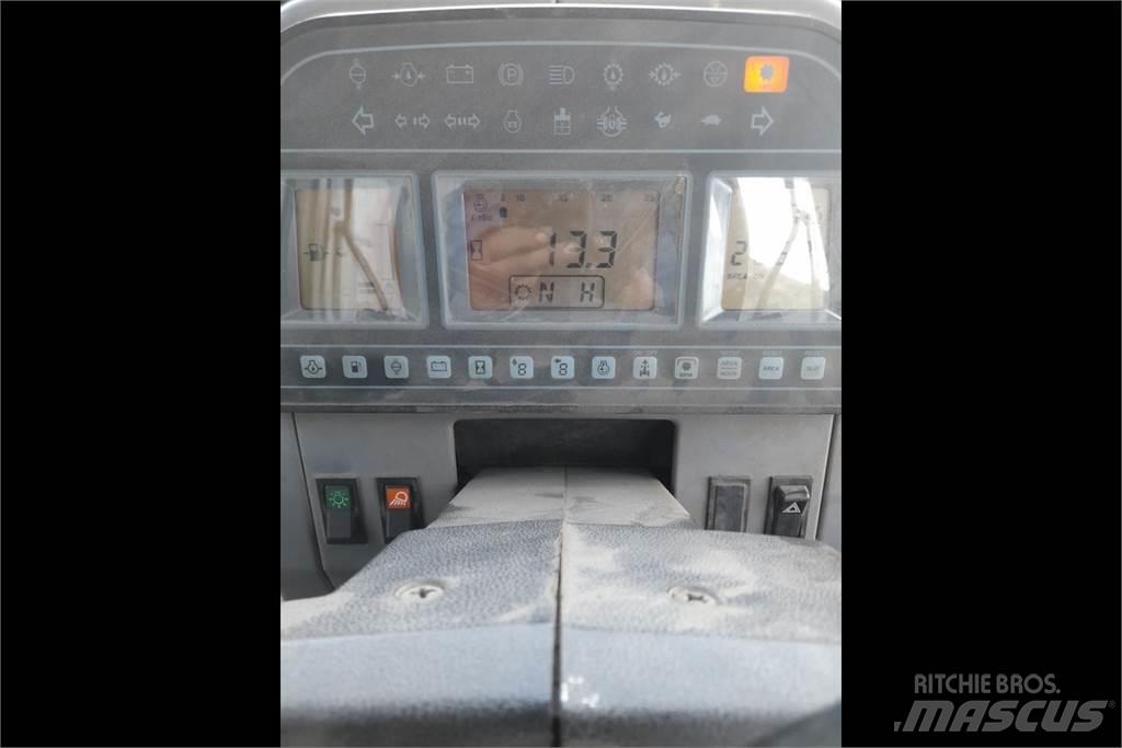 Ford 8240 트랙터