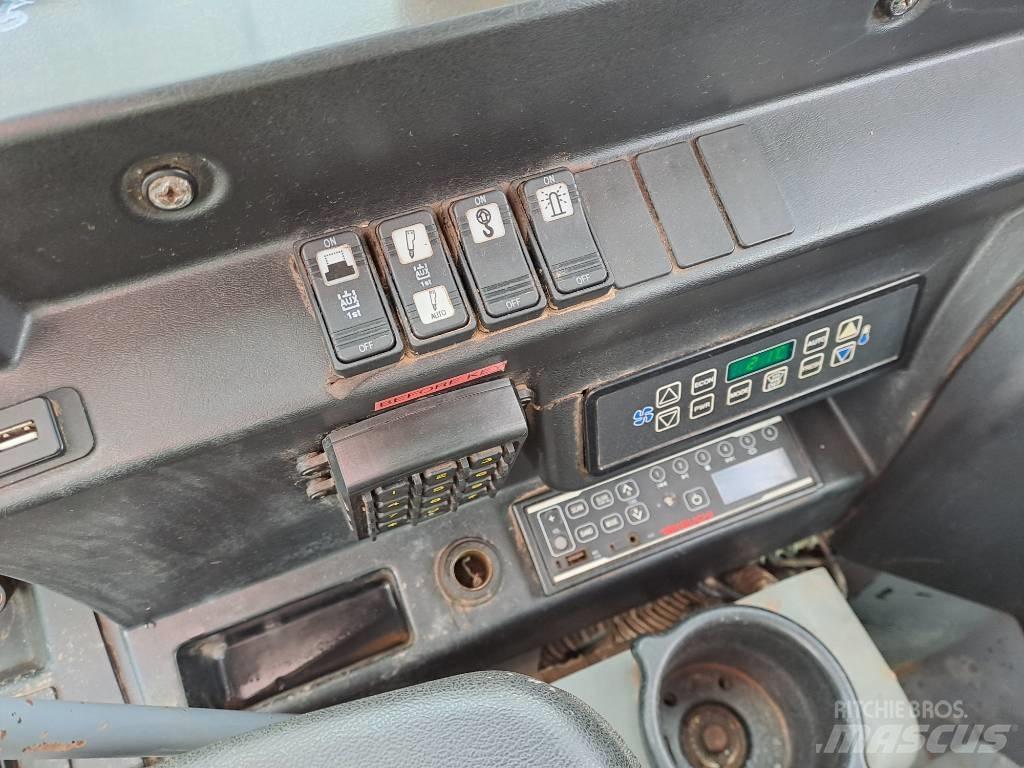 Takeuchi TB2150 대형 굴삭기 29톤 이상