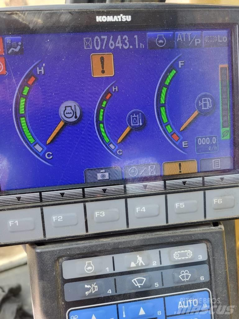 Komatsu PC 138 US-10 대형 굴삭기 29톤 이상