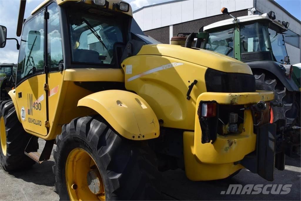 New Holland LM 430 견인식 전동이동 리프트