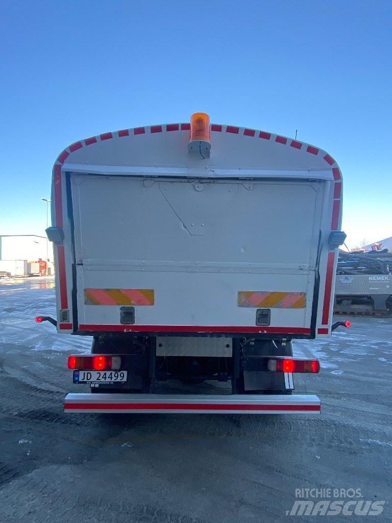 Scania 124 C 360 탱커 트럭