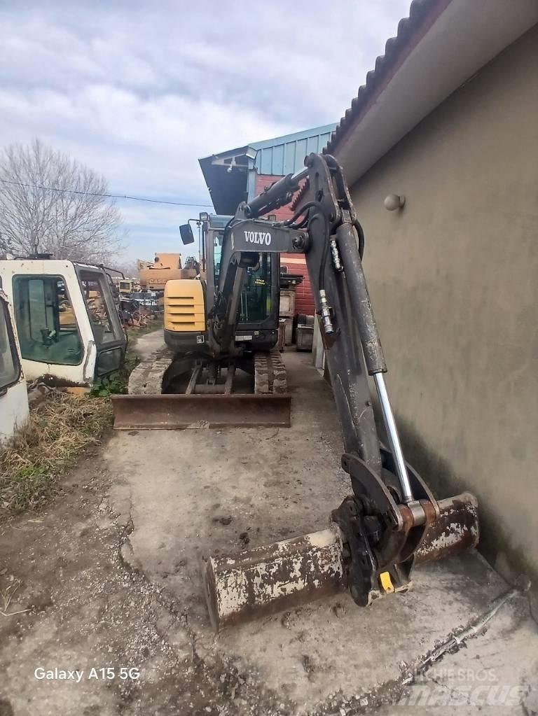 Volvo ECR 48 C 소형 굴삭기 7톤 미만