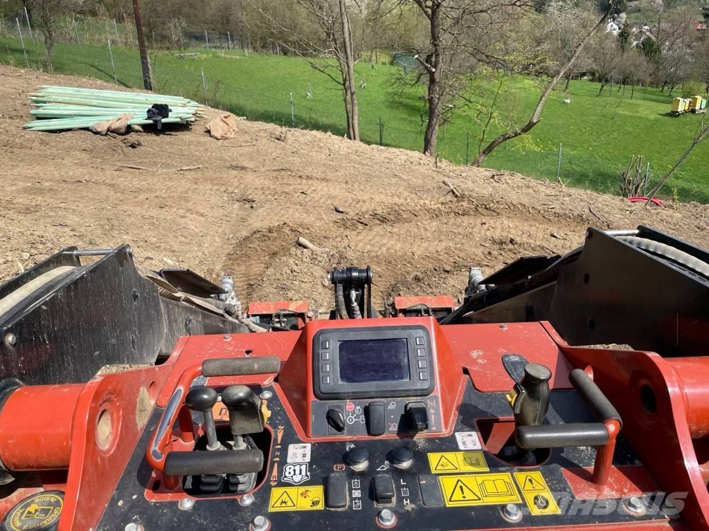 Ditch Witch SK 3000 궤도식 로우더
