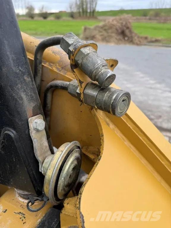 CAT 226B  스키드로더