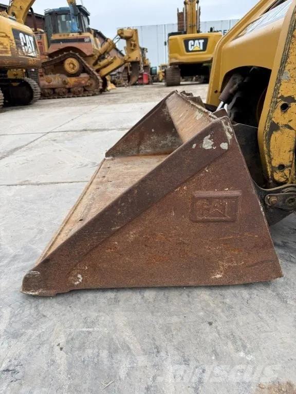 CAT 226B  스키드로더