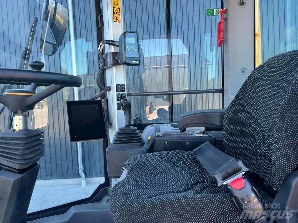 Volvo SD 75 B 싱글 드럼 롤러