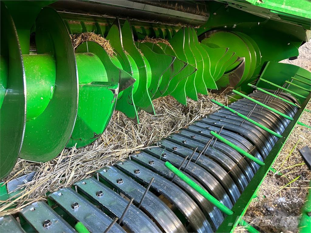 John Deere V461M 원형 곤포기