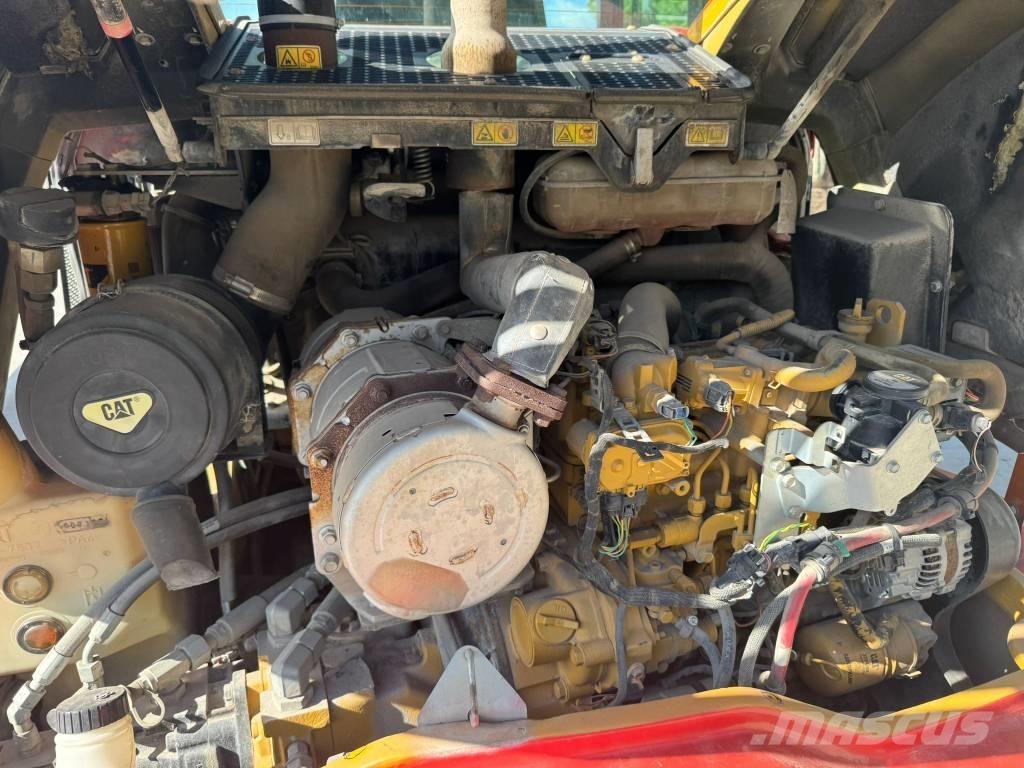 CAT 906M  휠로우더