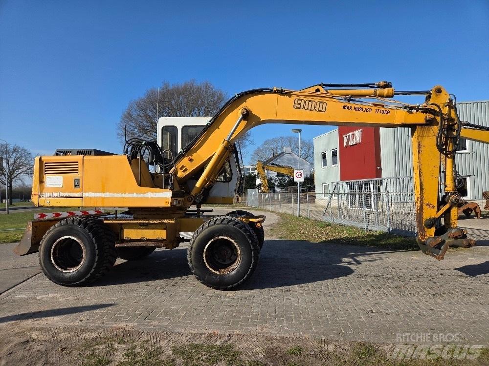 Liebherr A900  휠 굴삭기
