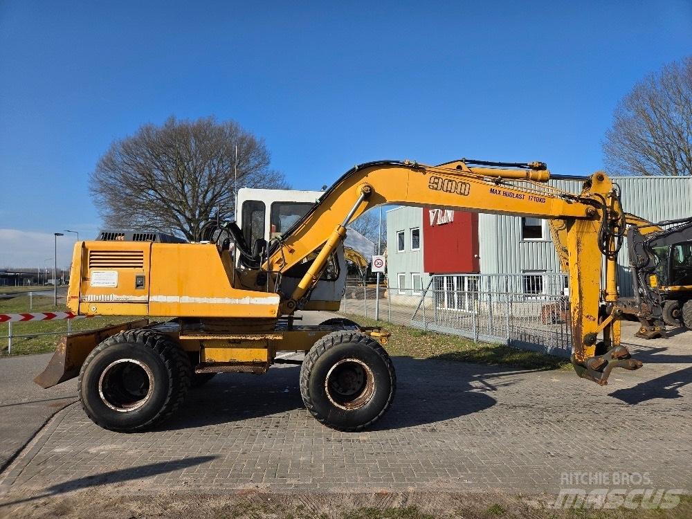 Liebherr A900  휠 굴삭기
