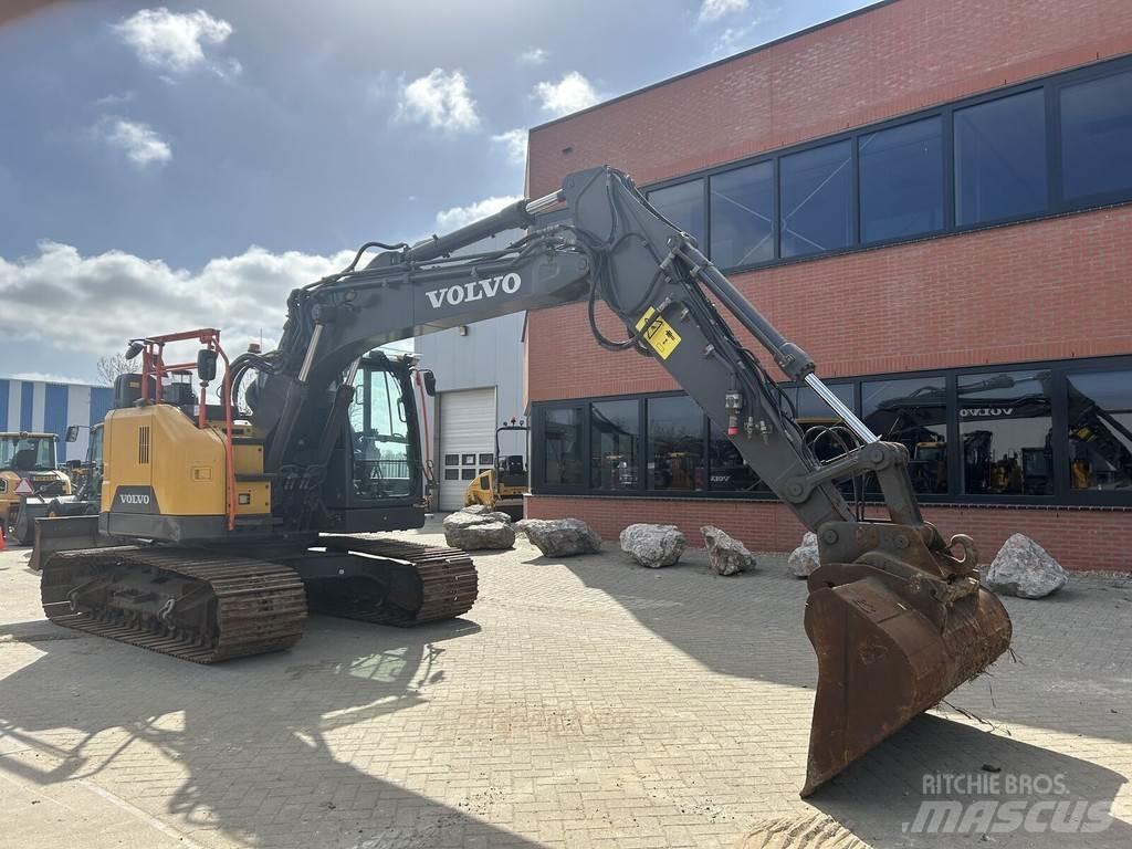 Volvo ECR145 대형 굴삭기 29톤 이상