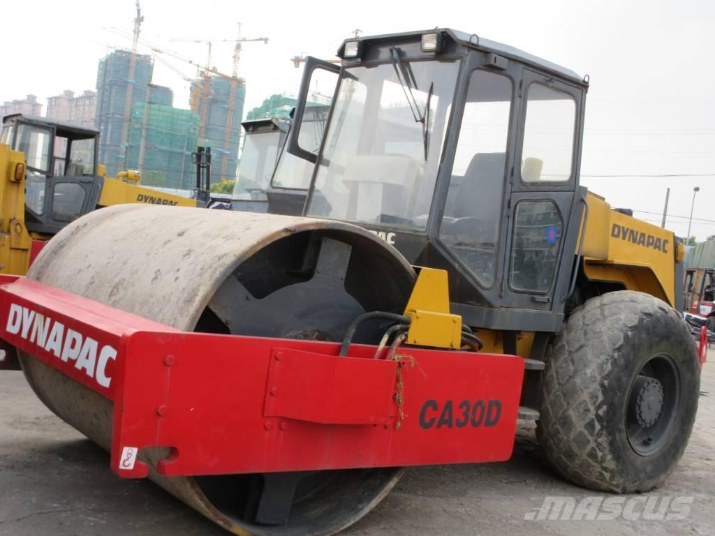 Dynapac CA 30 D 싱글 드럼 롤러