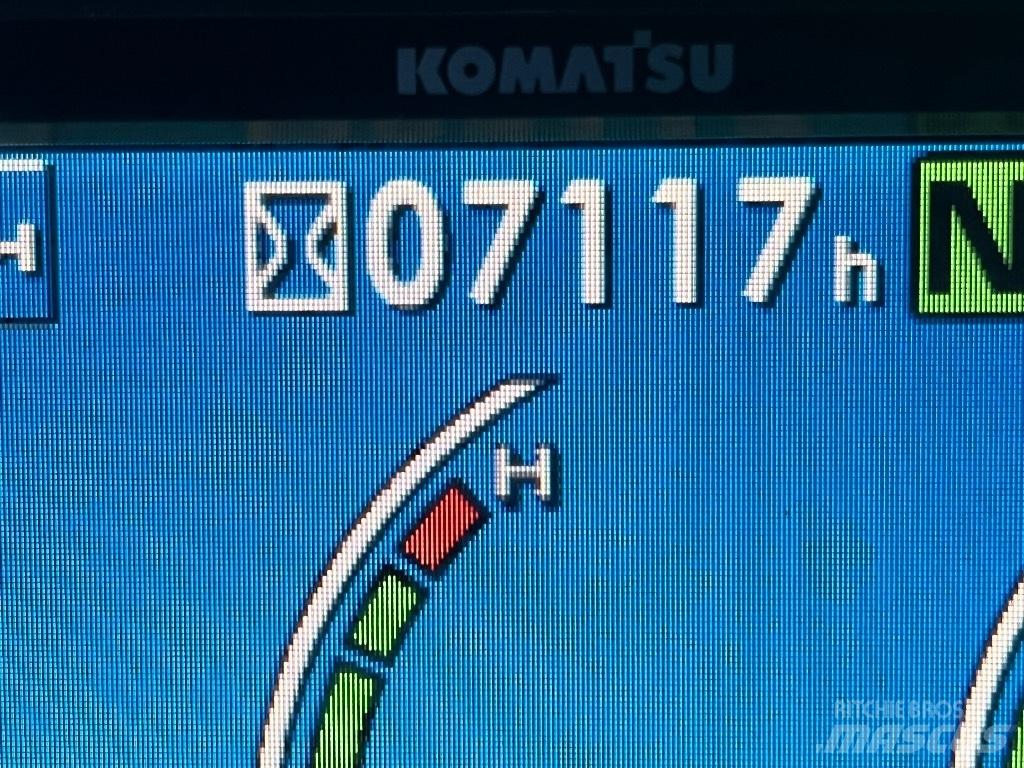 Komatsu PW 98 MR-8  휠 굴삭기