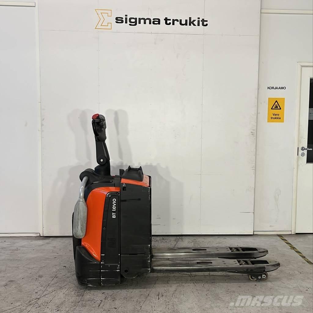 Toyota BT LPE 200 로우 리프터(승강대 포함)