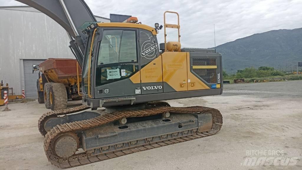 Volvo EC 250 EL 대형 굴삭기 29톤 이상