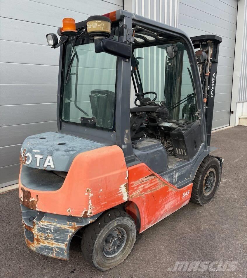 Toyota 8 FDF 25 디젤 지게차