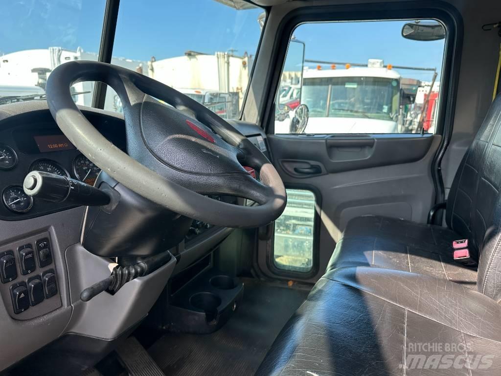 Peterbilt 348 폐기물 수거 트럭