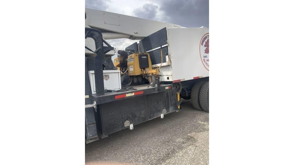 Ford F 7000 트럭 탑재 고소작업대