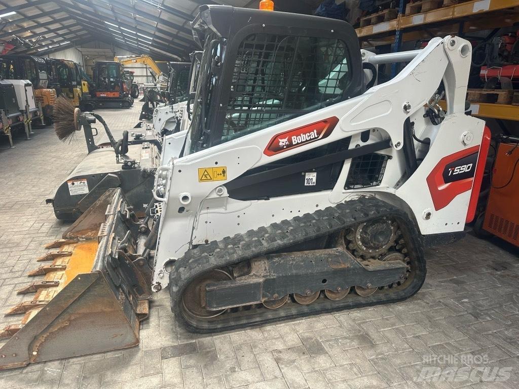 Bobcat T 590  스키드로더