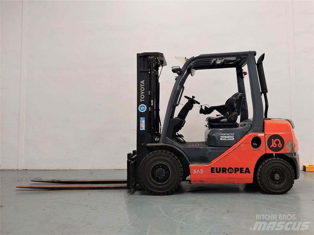 Toyota 02 8FDF25 디젤 지게차