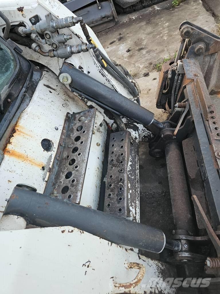 Bobcat S 250  휠로우더
