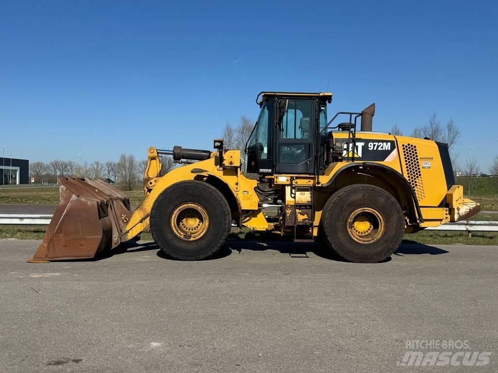 CAT 972M  휠로우더
