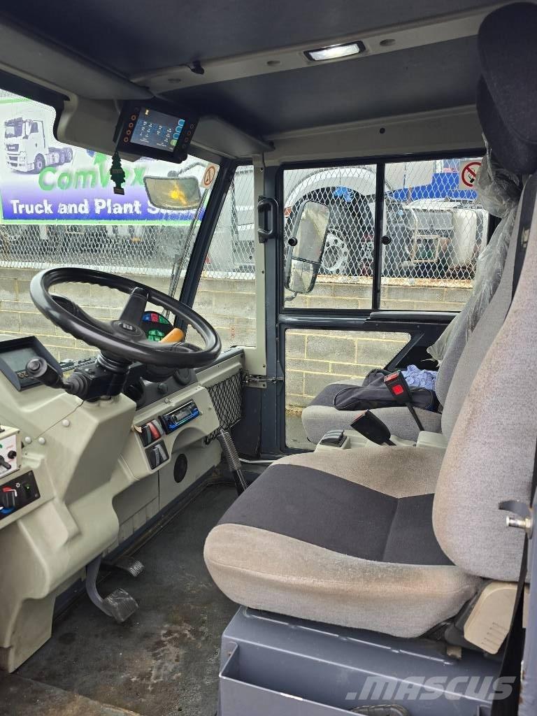 Scarab M25H 도로 청소차