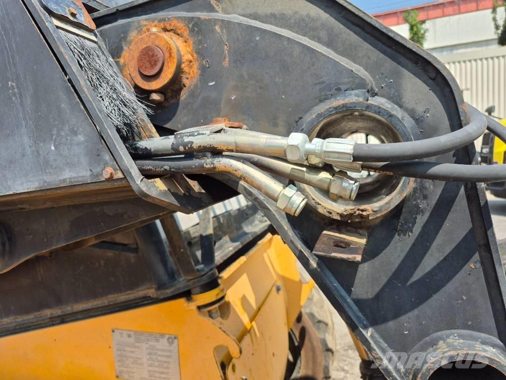 JCB 520 텔러 핸들러