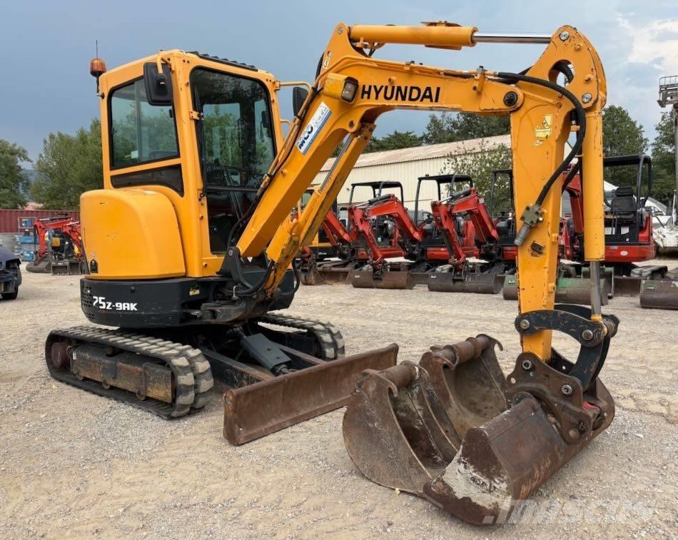 Hyundai R25Z-9 AK 소형 굴삭기 7톤 미만