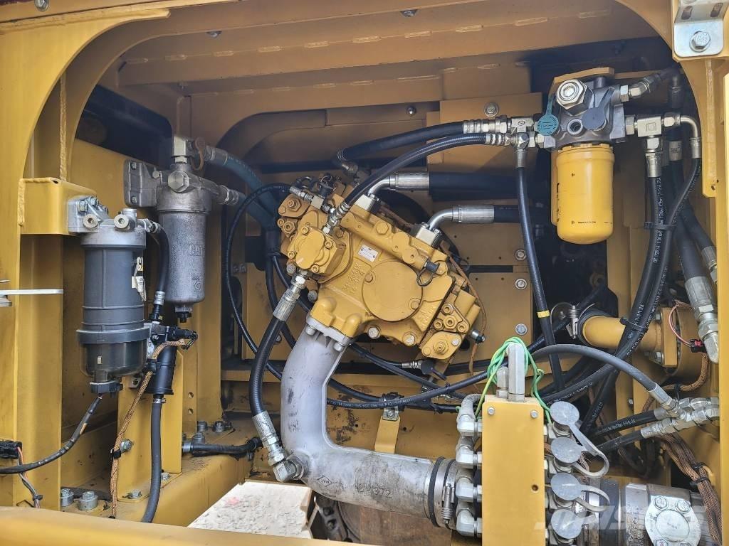 CAT 330FL 대형 굴삭기 29톤 이상