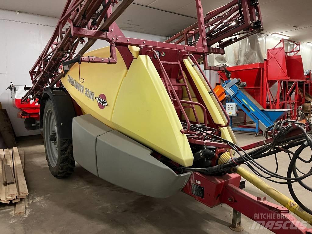 Hardi Commander 3200 견인형 분무기