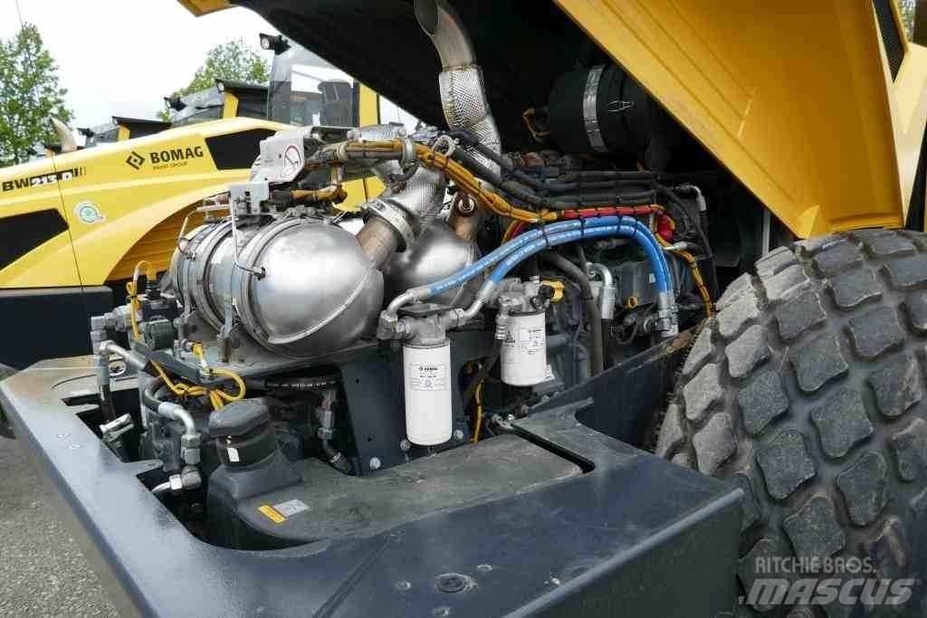 Bomag BW 213 DH-5 토양 다짐기