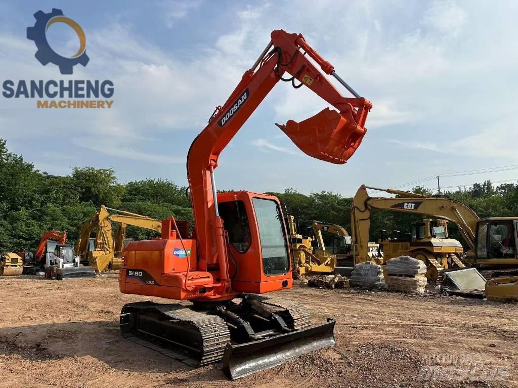 Doosan DH 80 중형굴삭기 7톤-28톤