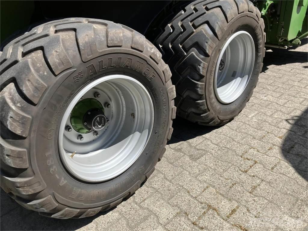Krone BP 1270 XC 각형 곤포기