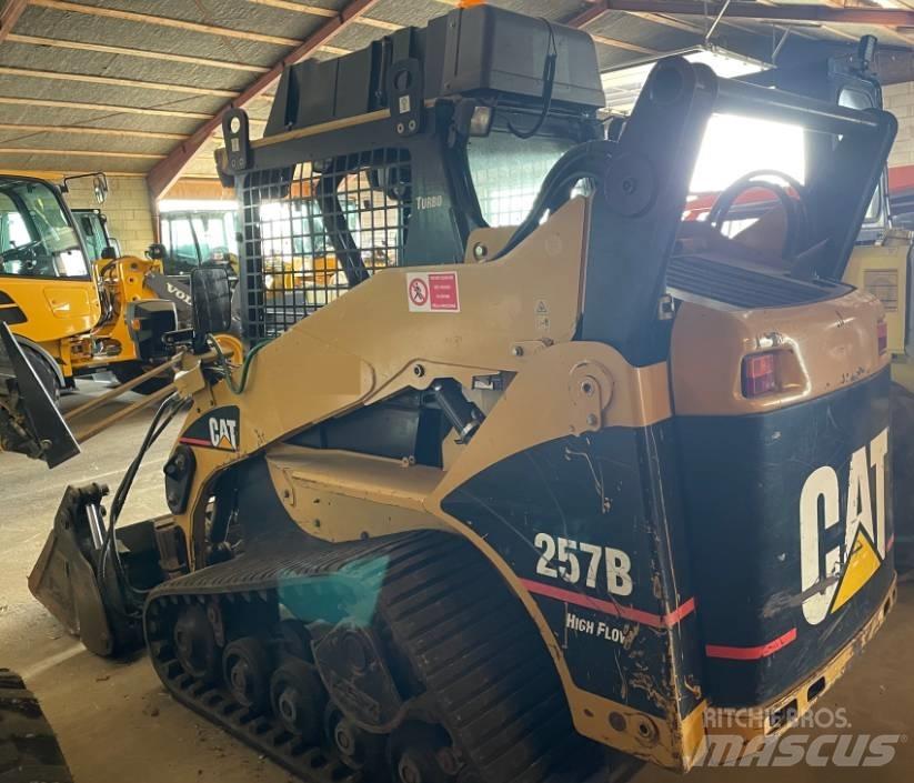 CAT 257B  스키드로더
