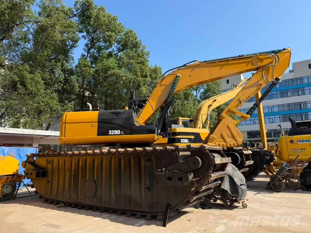 CAT 320 D 수륙양용 굴삭기