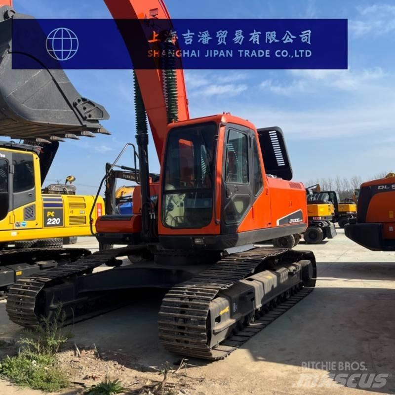 Doosan DX 300 대형 굴삭기 29톤 이상